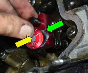 Illustration for article titled Adjusting Valves